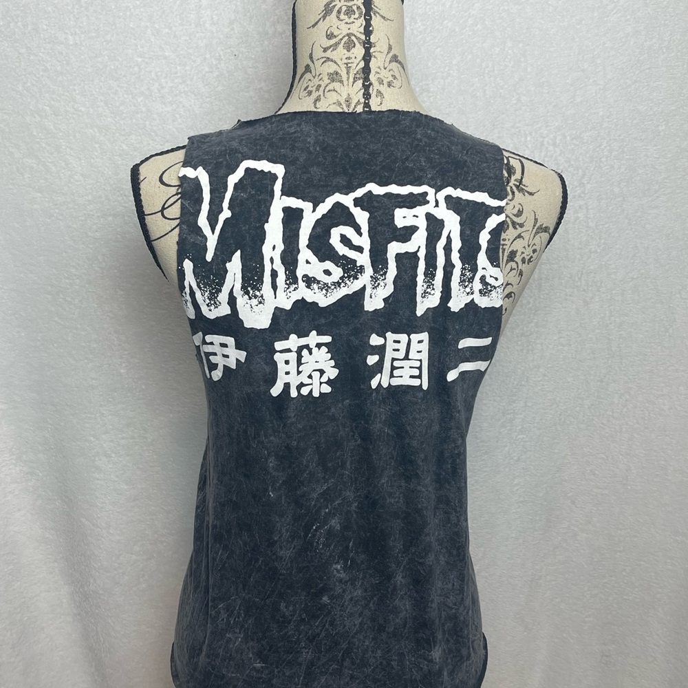 Ripple Junction Misfits and Junji Ito Black and White Graphic Muscle Tee - Picture 3 of 4